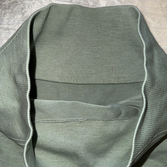 Oner Active Sage Green Effortless Cycling Shorts and Strappy Bralette (S) - Picture 11 of 11